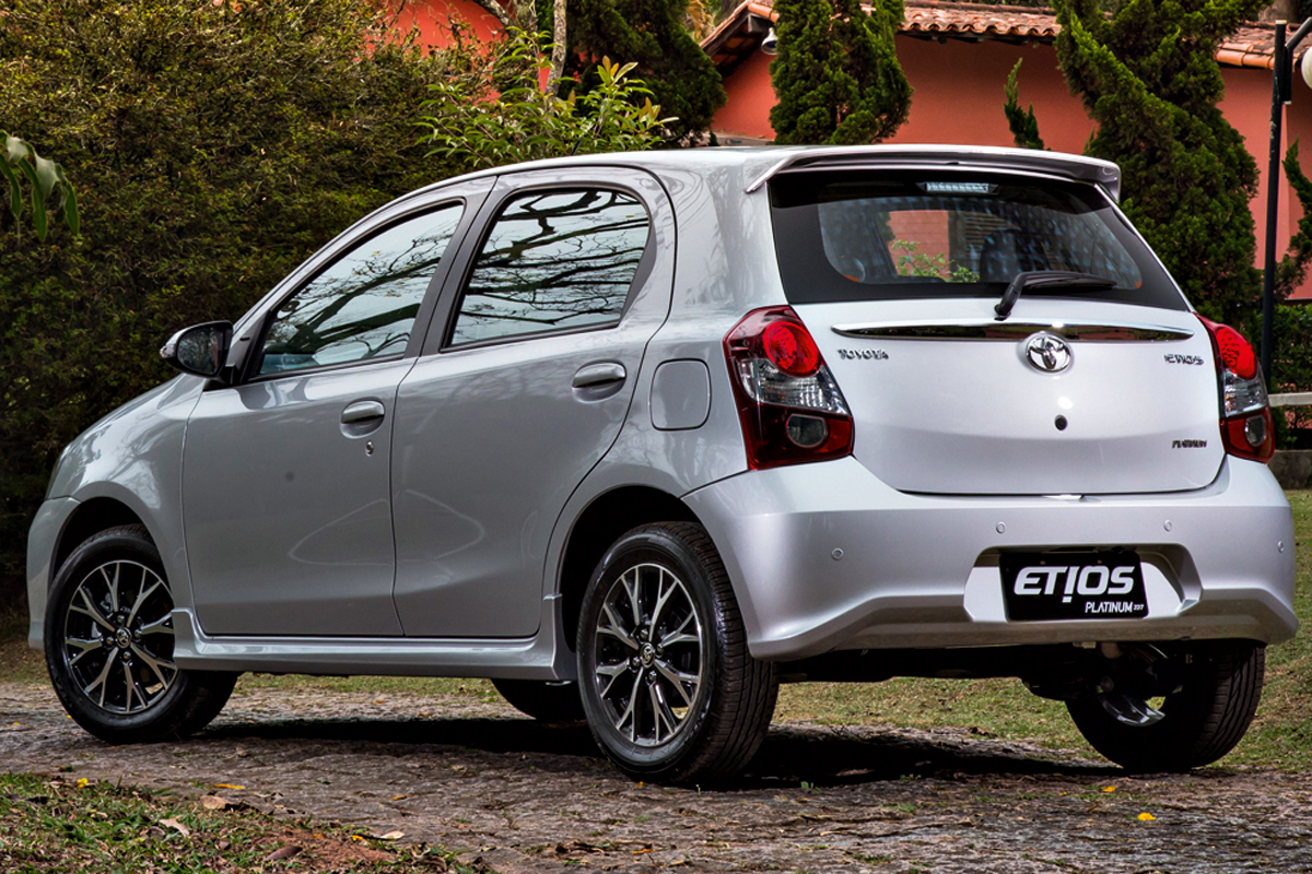 Avaliação Toyota Etios Platinum tem qualidades mas já 